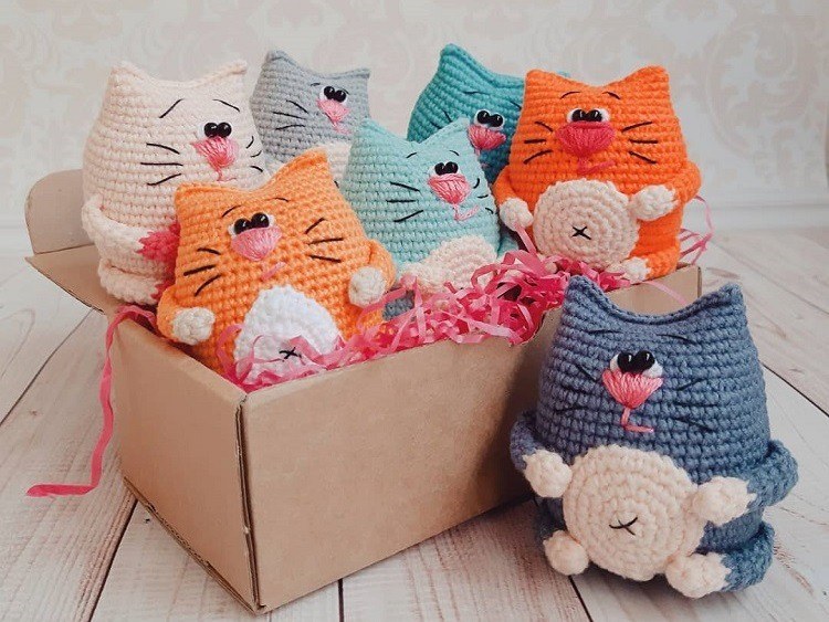 Amigurumi Cat Keychain Free Pattern